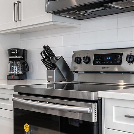 Contemporary Luxury 4 Bedroom House Near Downtown Calgary Bagian luar foto