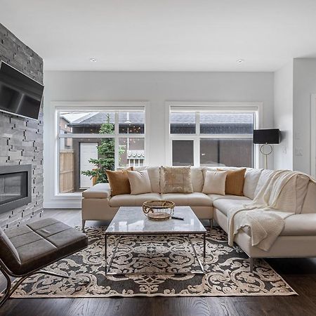 Contemporary Luxury 4 Bedroom House Near Downtown Calgary Bagian luar foto