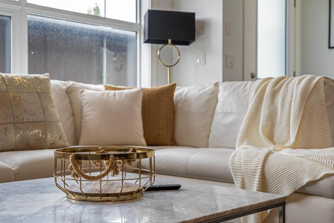 Contemporary Luxury 4 Bedroom House Near Downtown Calgary Bagian luar foto
