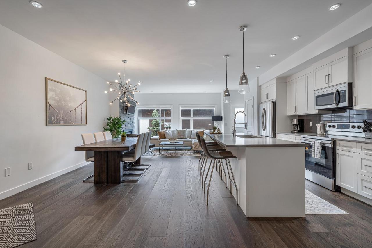 Contemporary Luxury 4 Bedroom House Near Downtown Calgary Bagian luar foto