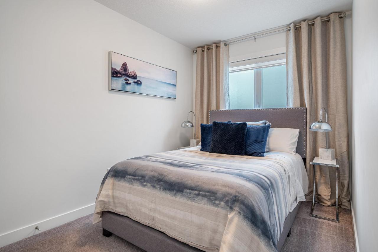 Contemporary Luxury 4 Bedroom House Near Downtown Calgary Bagian luar foto