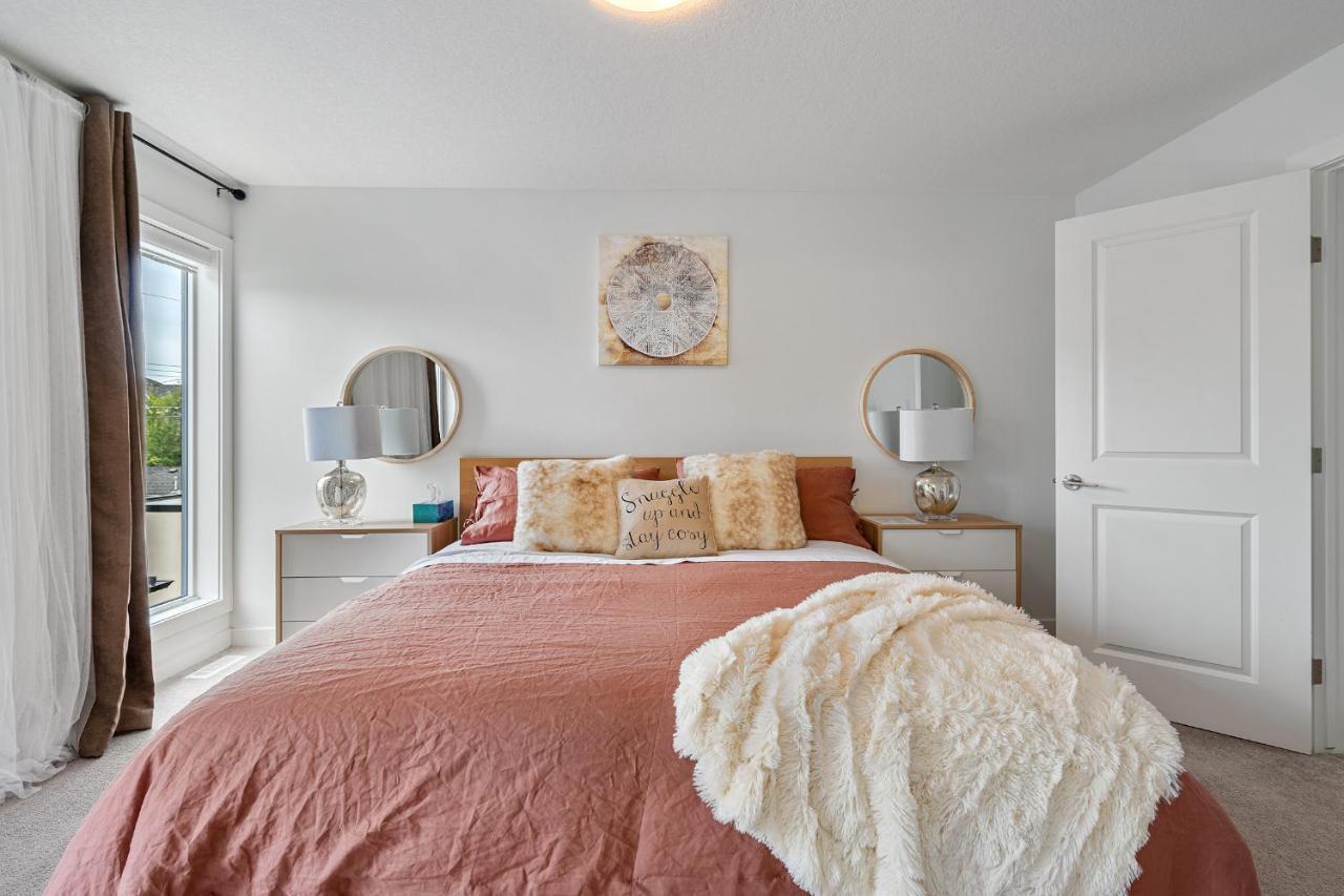 Contemporary Luxury 4 Bedroom House Near Downtown Calgary Bagian luar foto