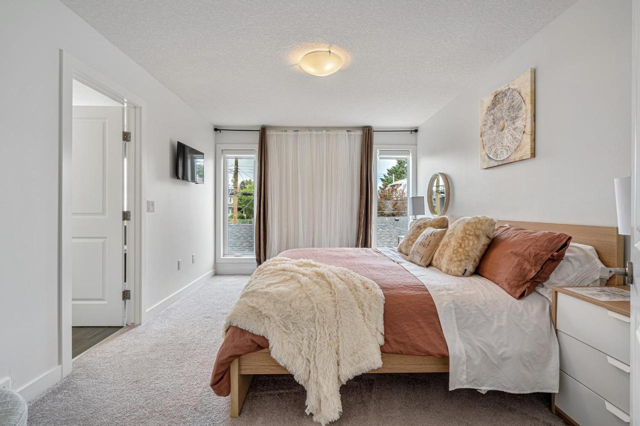 Contemporary Luxury 4 Bedroom House Near Downtown Calgary Bagian luar foto