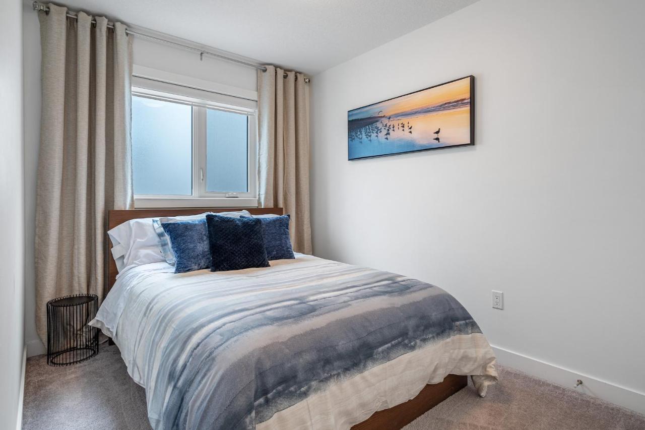 Contemporary Luxury 4 Bedroom House Near Downtown Calgary Bagian luar foto