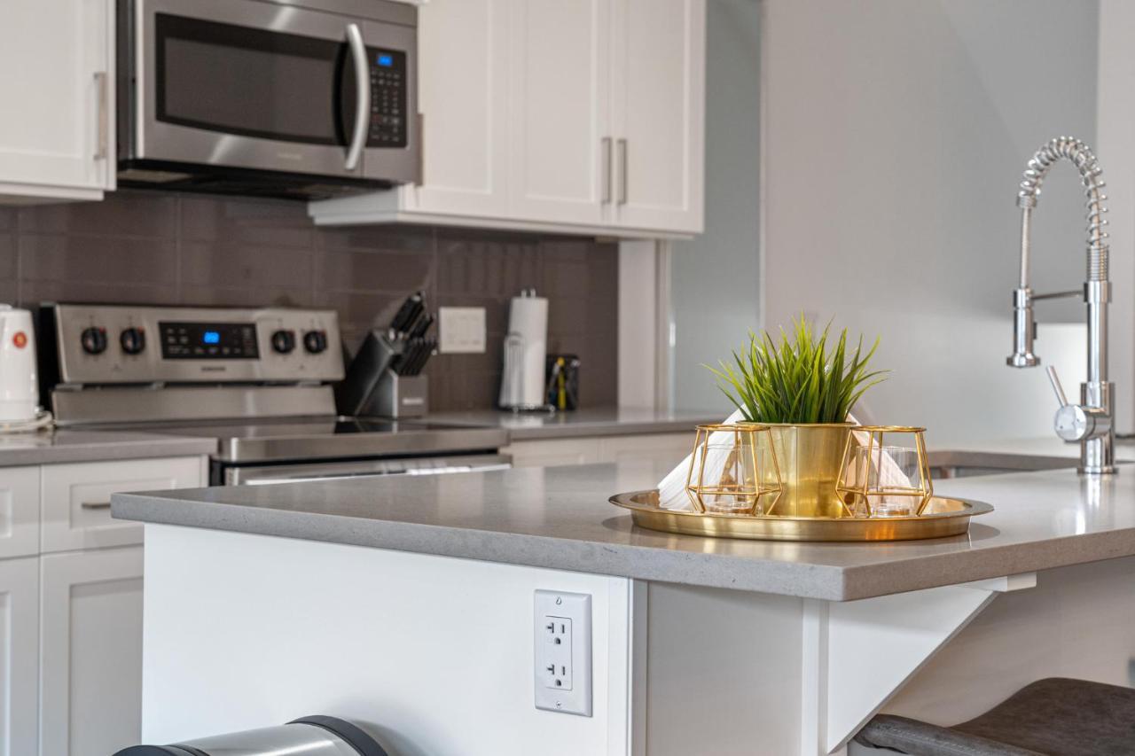 Contemporary Luxury 4 Bedroom House Near Downtown Calgary Bagian luar foto